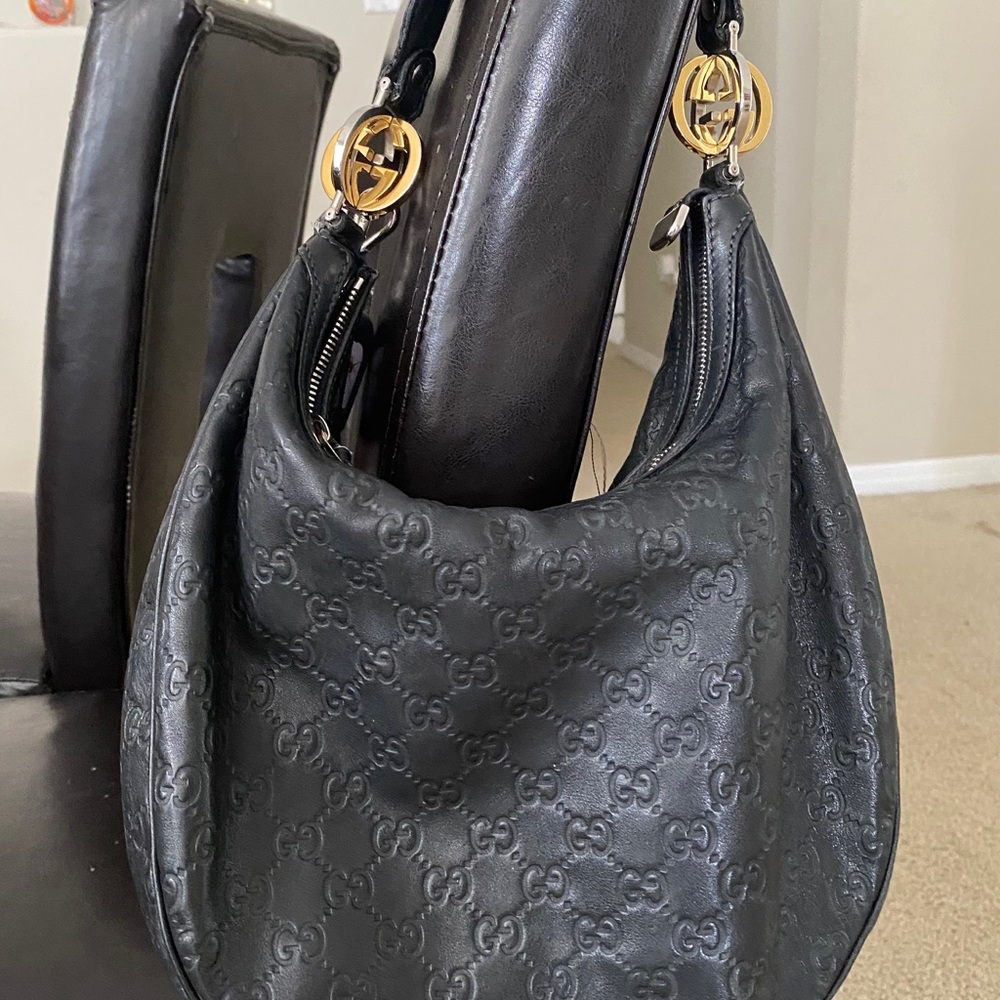 SOLD!!!!!! Black Gucci bag